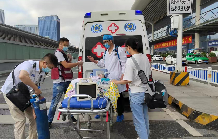 岳池县救护车出租公司